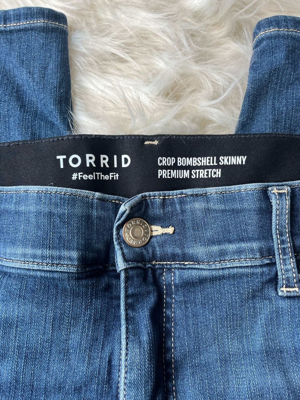 Torrid Bombshell Skinny Size 22 Jeans Women's High Rise Cropped Medium Wash - Picture 4 of 5